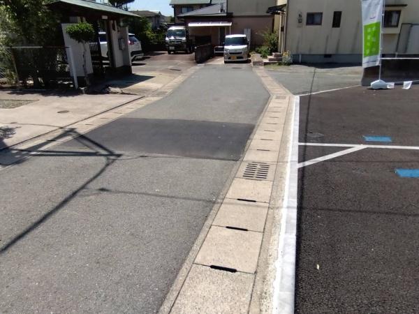 熊本市東区下江津　１号棟の前面道路含む現地写真画像