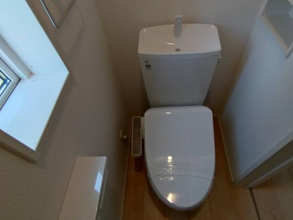 熊本市東区下江津　１号棟のトイレ画像
