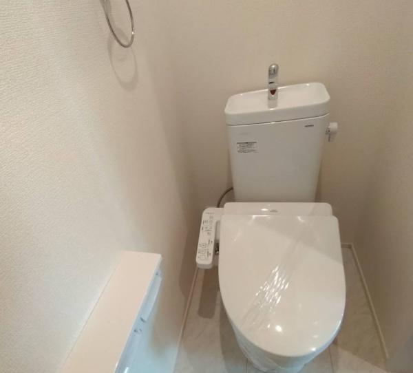 熊本市東区東野２丁目　２号棟のトイレ画像