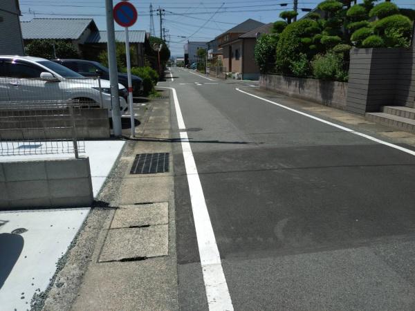 熊本市東区東野２丁目　1号棟の前面道路含む現地写真画像