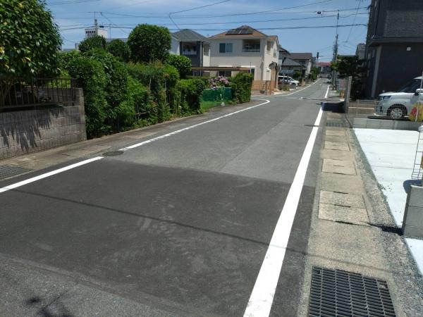 熊本市東区東野２丁目　1号棟の前面道路含む現地写真画像