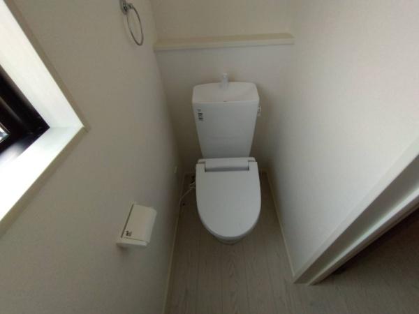 東区京塚本町3期1号棟のトイレ画像