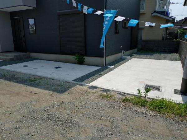 東区京塚本町3期1号棟の駐車場画像
