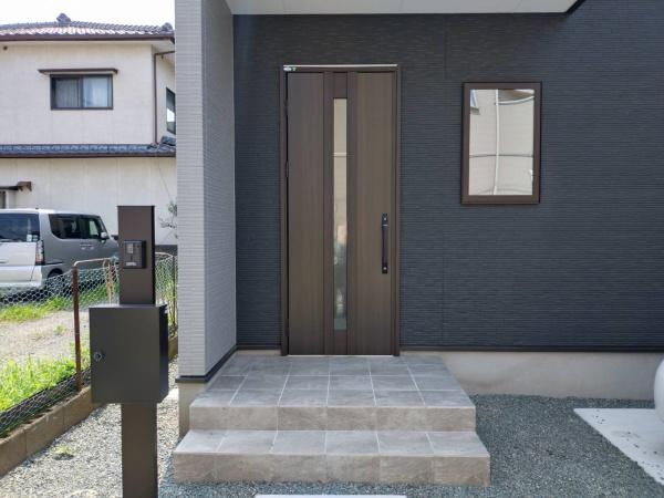 東区京塚本町3期1号棟の玄関画像