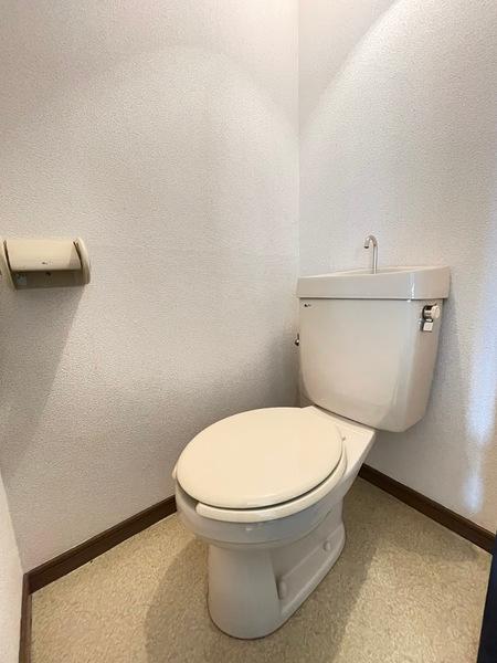 ホワイトハウス　107のトイレ画像