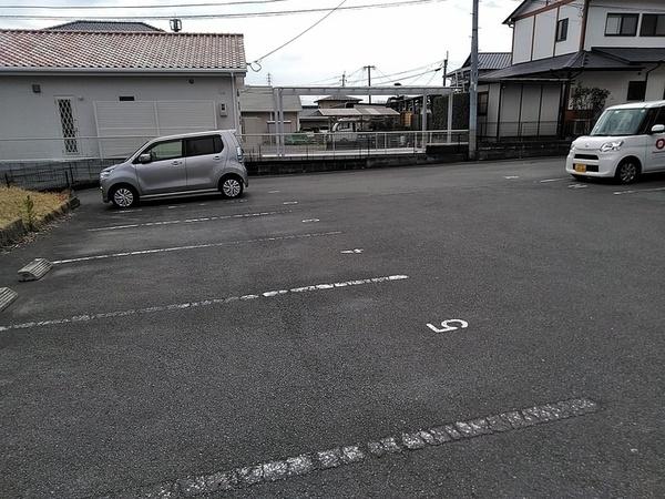 アーバンライフの駐車場画像