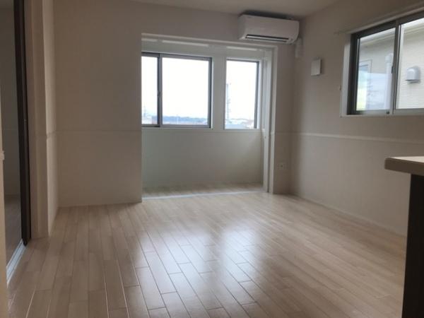 熊本市東区沼山津３丁目のアパートのリビング画像