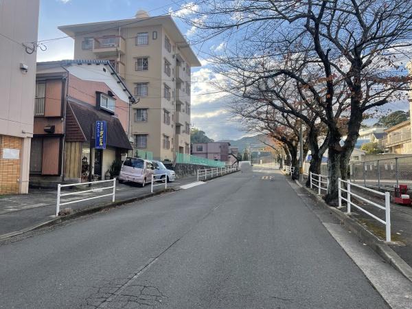 滑石五丁目売りビルの前面道路含む現地写真画像