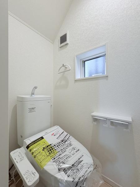 西彼杵郡長与町吉無田郷の新築一戸建のトイレ画像