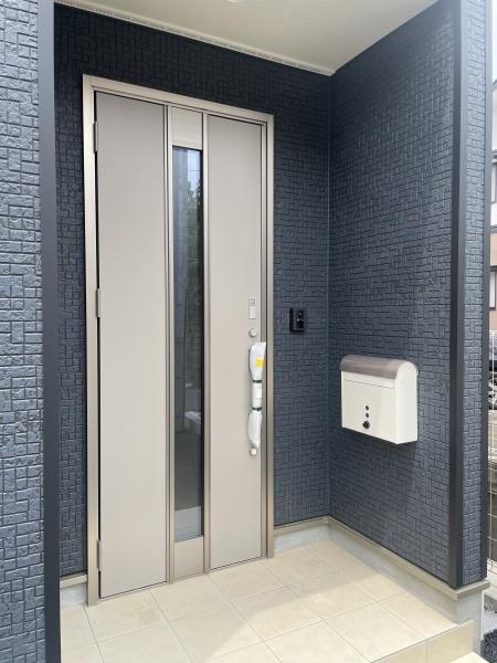 西彼杵郡時津町西時津郷の新築一戸建の玄関画像