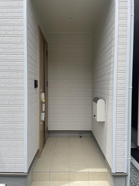 西彼杵郡時津町西時津郷の新築一戸建の玄関画像