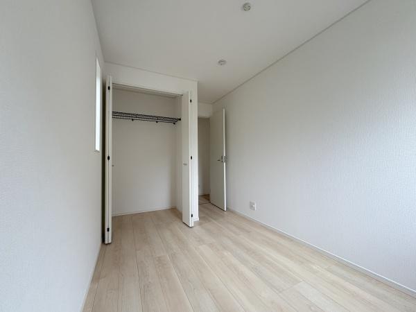 西彼杵郡長与町岡郷の新築一戸建の洋室画像