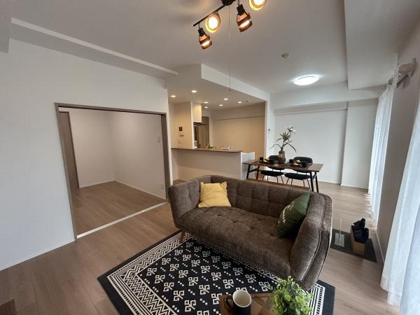 サーパス滑石のリビング画像