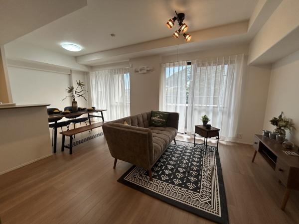 サーパス滑石のリビング画像