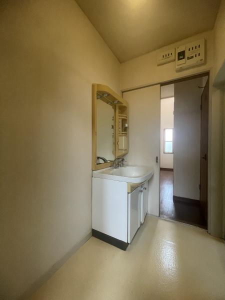 京泊1丁目戸建ての洗面台・洗面所画像