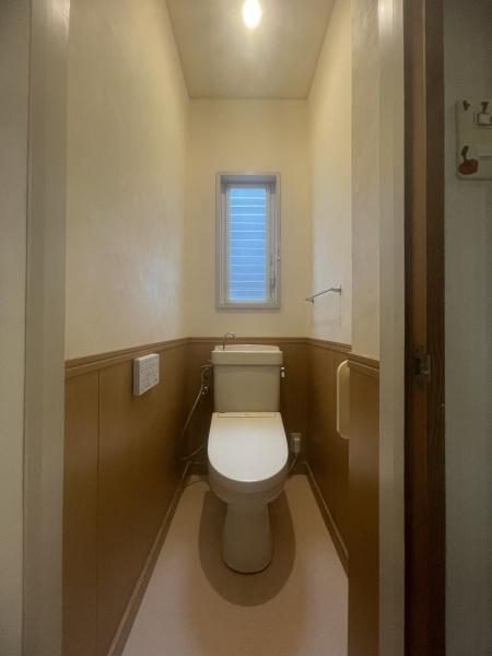 京泊1丁目戸建てのトイレ画像