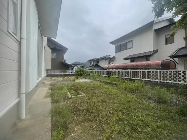 京泊1丁目戸建ての庭画像