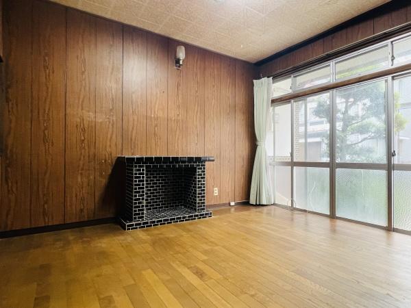 城栄町戸建てのリビング画像