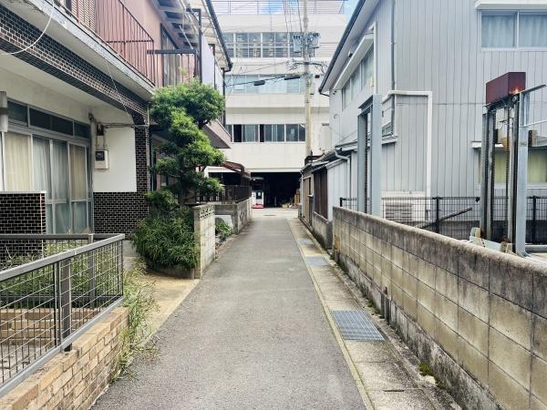 城栄町戸建ての前面道路含む現地写真画像