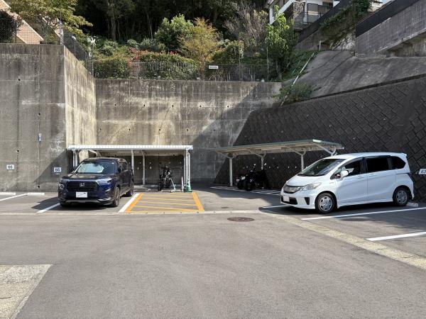 ソフィア三景台の駐車場画像