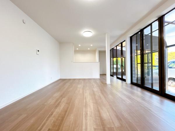 西彼杵郡長与町三根郷の中古一戸建のリビング画像