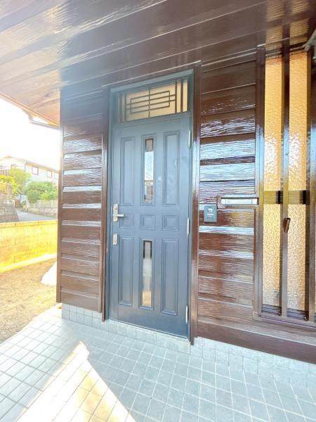 西彼杵郡長与町三根郷の中古一戸建の玄関画像