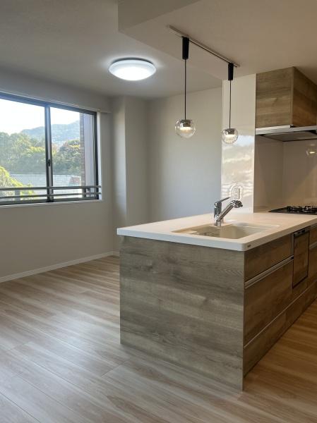 サーパス文教通りのリビング画像