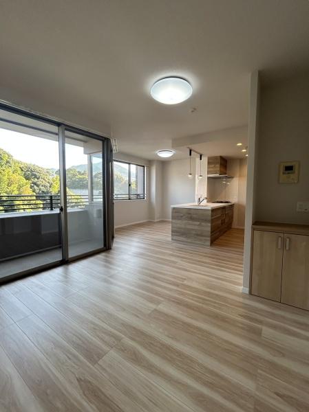 サーパス文教通りの同仕様写真(リビング)画像