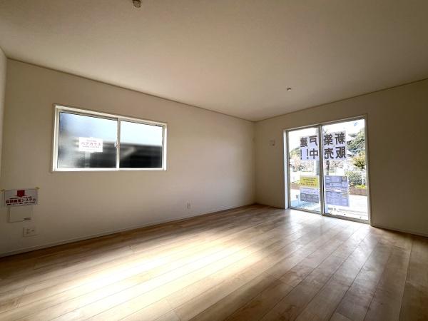 長与町嬉里郷第3　1号棟のリビング画像