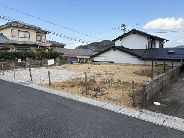 柳谷町建築条件付き売地の現地土地写真画像