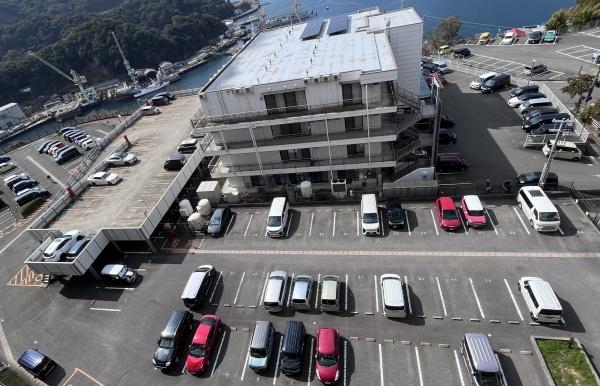 アプローズ長崎南ベイサイドヒルズ壱番館の駐車場画像