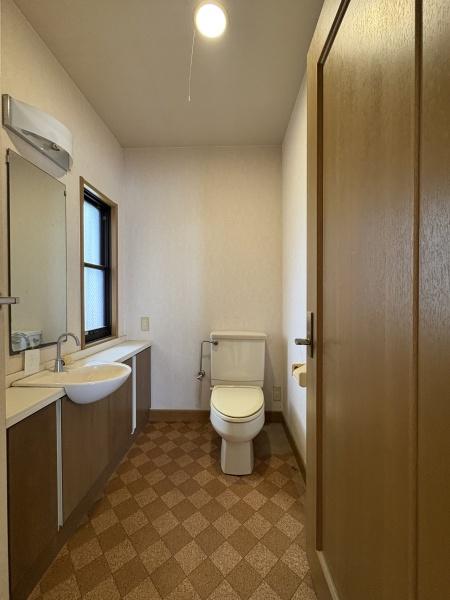 宝栄町戸建てのトイレ画像