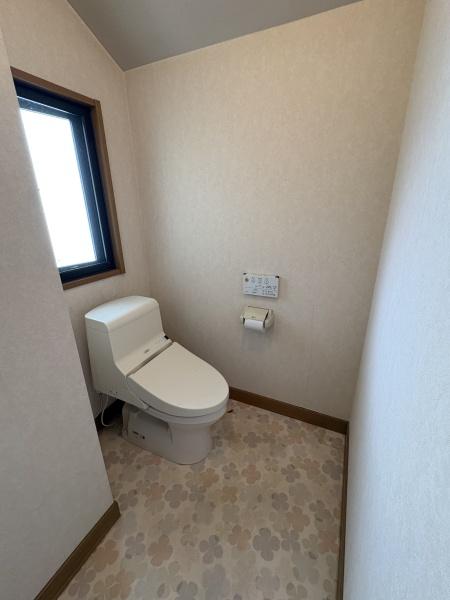 宝栄町戸建てのトイレ画像