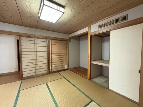 宝栄町戸建ての和室画像