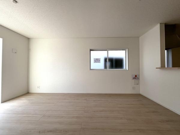 長崎市かき道第4　2号棟のリビング画像