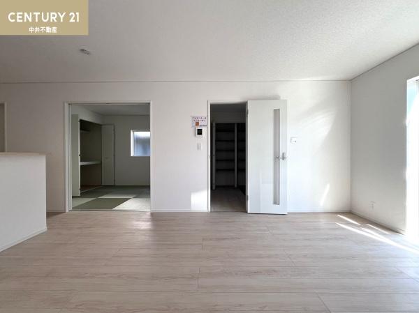 長崎市かき道第4　2号棟のリビング画像