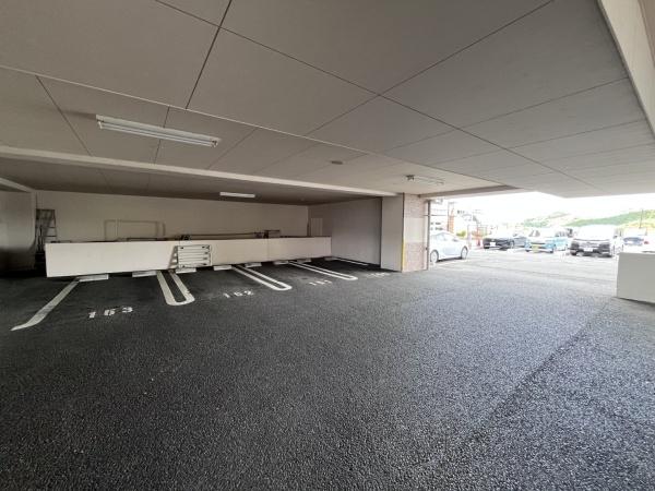 アドバンス21泉街コリンズの駐車場画像