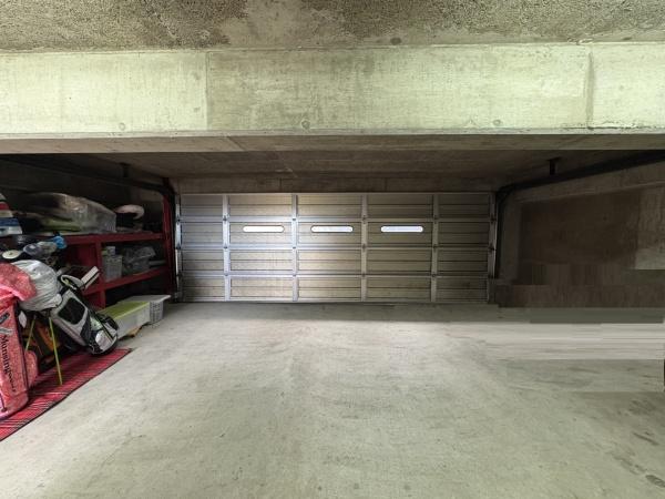 三景台町戸建ての駐車場画像