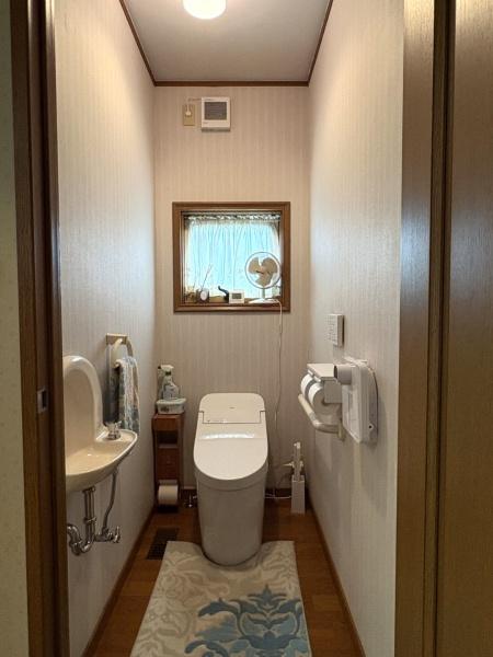 長崎市畝刈町の中古一戸建のトイレ画像