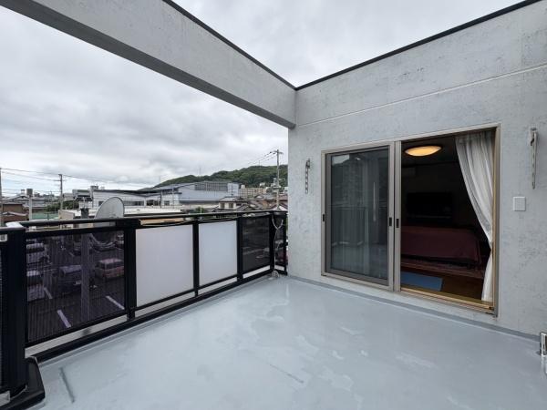長崎市畝刈町の中古一戸建のバルコニー画像