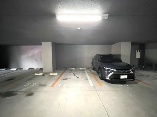 サーパス泉町の駐車場画像