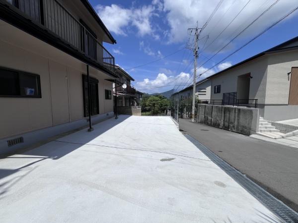 西彼杵郡長与町吉無田郷の中古一戸建の駐車場画像