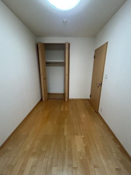 エイルマンション茂里町の洋室画像