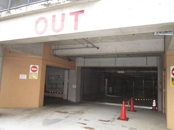 東急ドエル横浜ヒルサイドガーデン４番館の駐車場画像