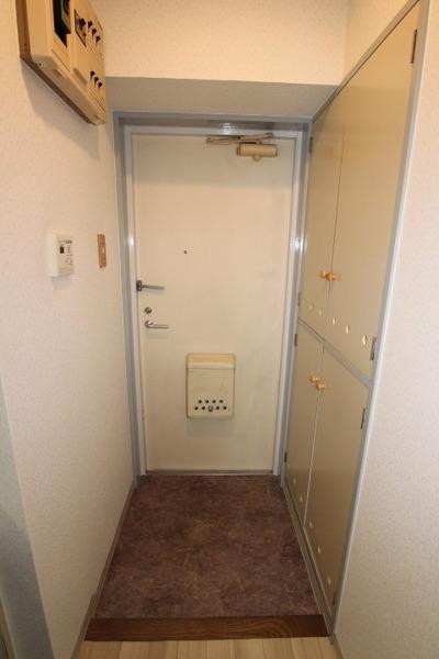 横浜市神奈川区青木町のマンションの玄関画像