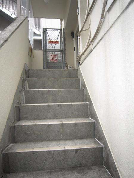 Ｒ-ＢＵＩＬＤＩＮＧのエントランス画像