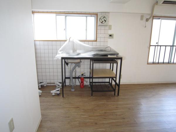 Ｒ-ＢＵＩＬＤＩＮＧのキッチン画像