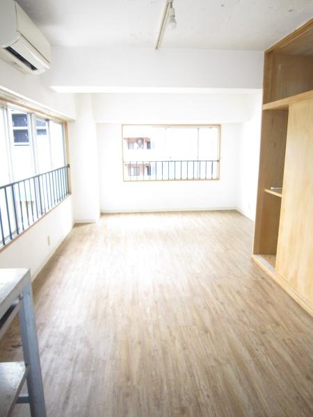 Ｒ-ＢＵＩＬＤＩＮＧの洋室画像
