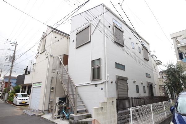 ＮＩＳ鶴見アパートメント アパート