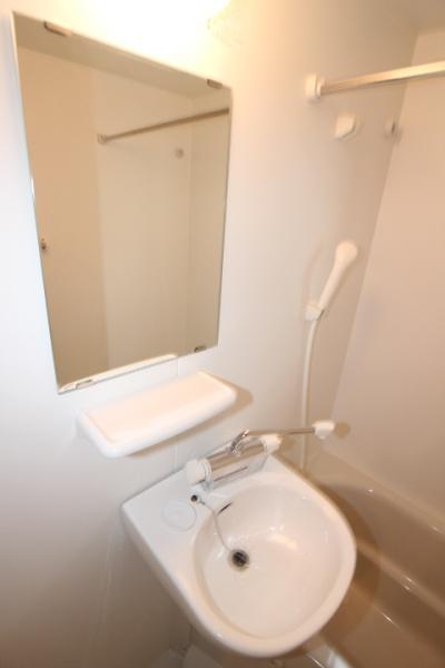 ＮＩＳ鶴見アパートメントの洗面台・洗面所画像